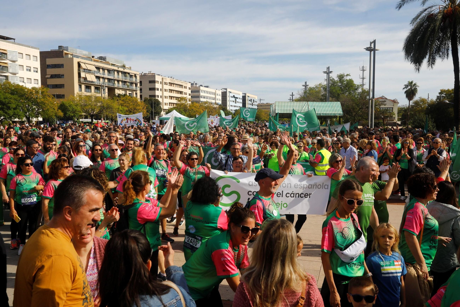 Las mejores imágenes de la Marcha contra el cáncer en Córdoba
