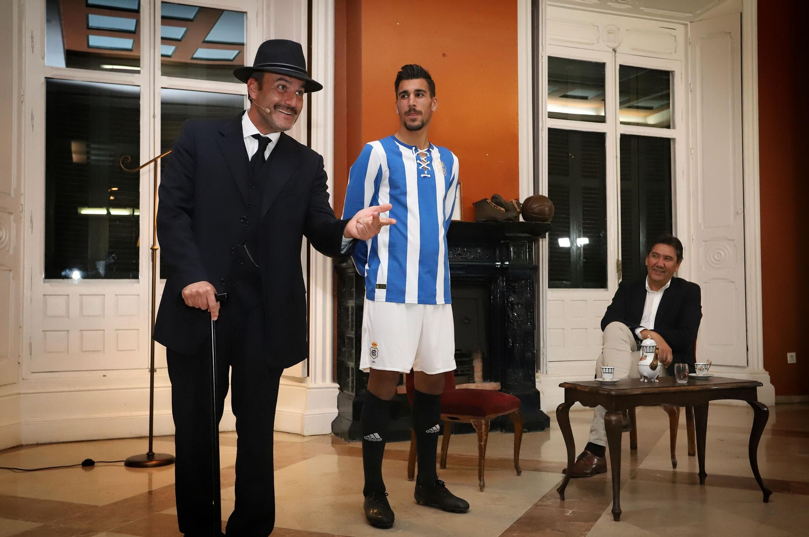 Imágenes de la camiseta del 130 aniversario del Recreativo de Huelva