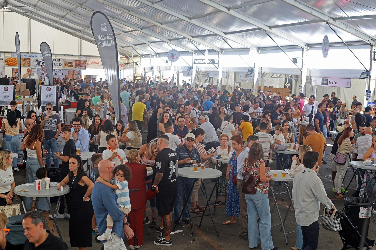 Imágenes de la Feria de la Tapa de Huelva en la mañana del domingo