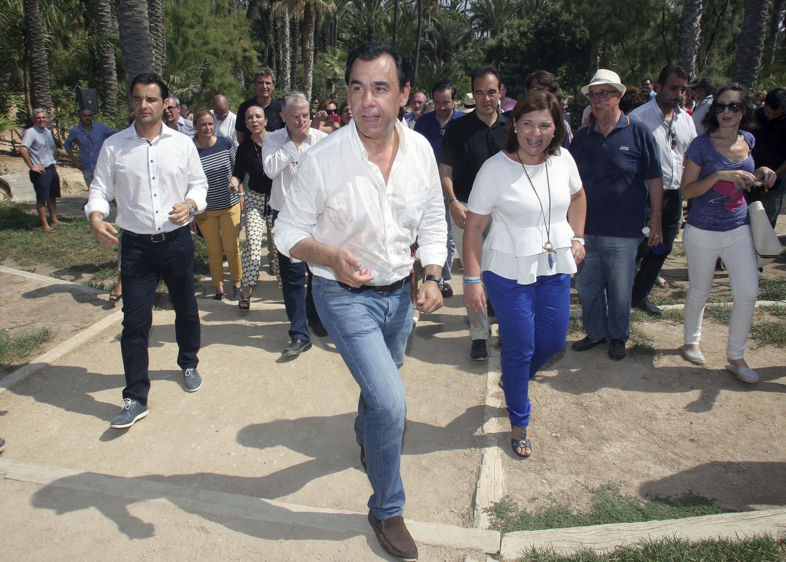El coordinador general del PP, Fernando Martínez-Maíllo, y la presidenta del partido en Valencia, Isabel Bonig, ayer.