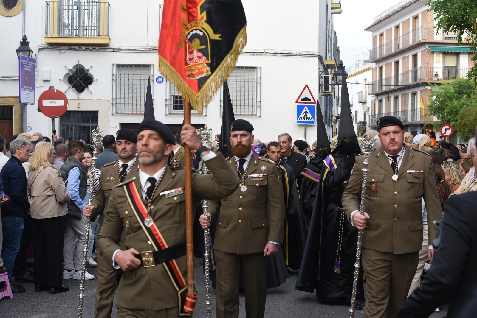 La procesión de las Angustias en este Jueves Santo de Córdoba, en imágenes