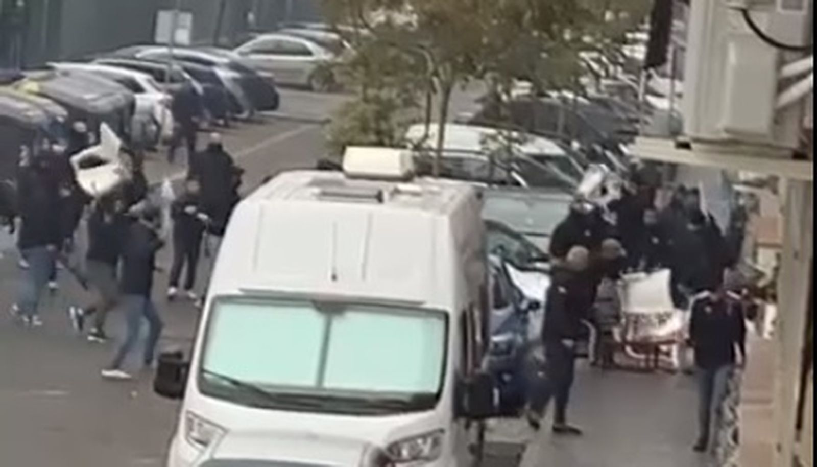 Imágenes de los altercados provocados por los ultras en Córdoba.