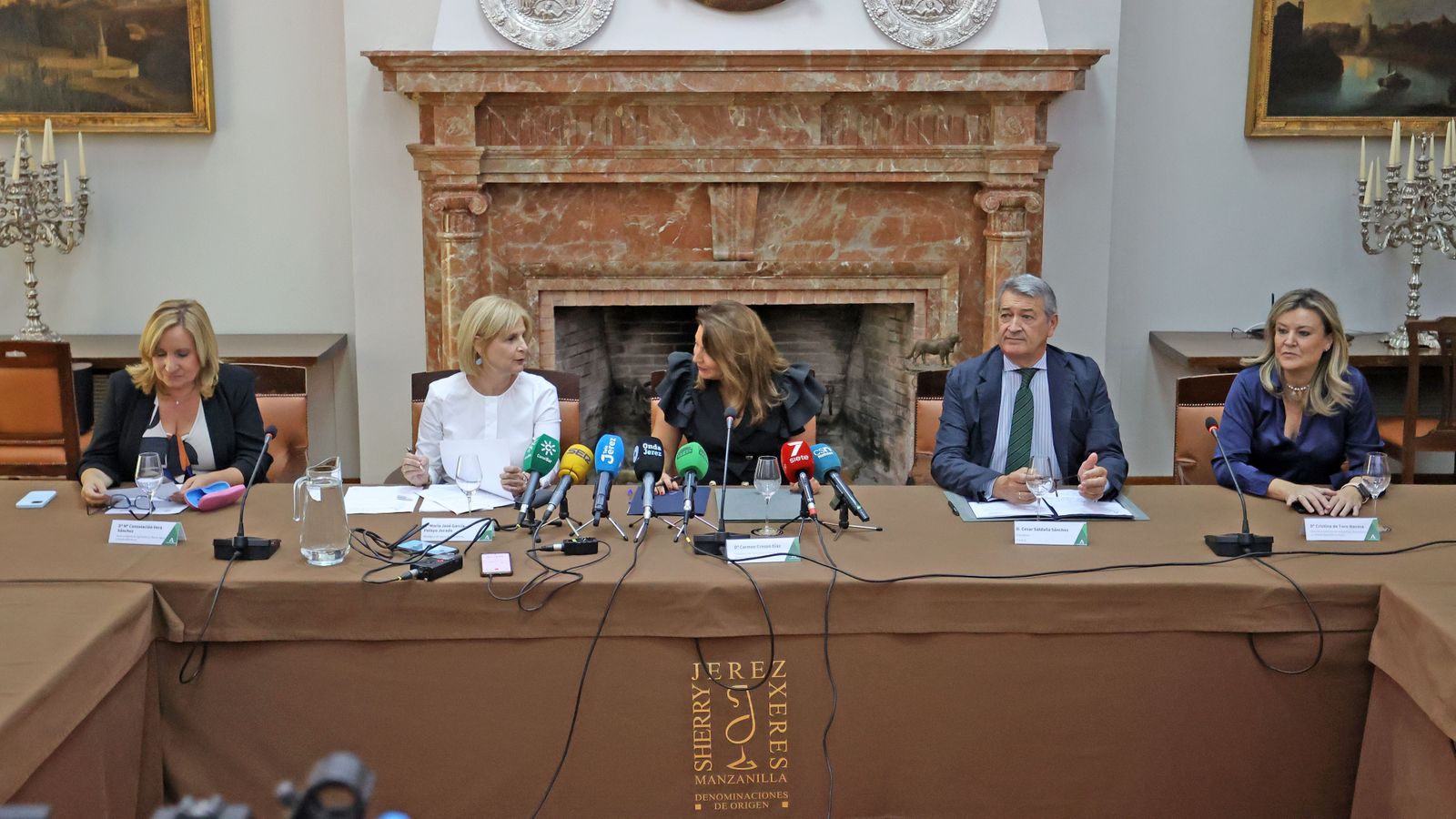 Firma entre La Junta y el sector del vino del plan de futuro para el viñedo en el Consejo Regulador de Jerez