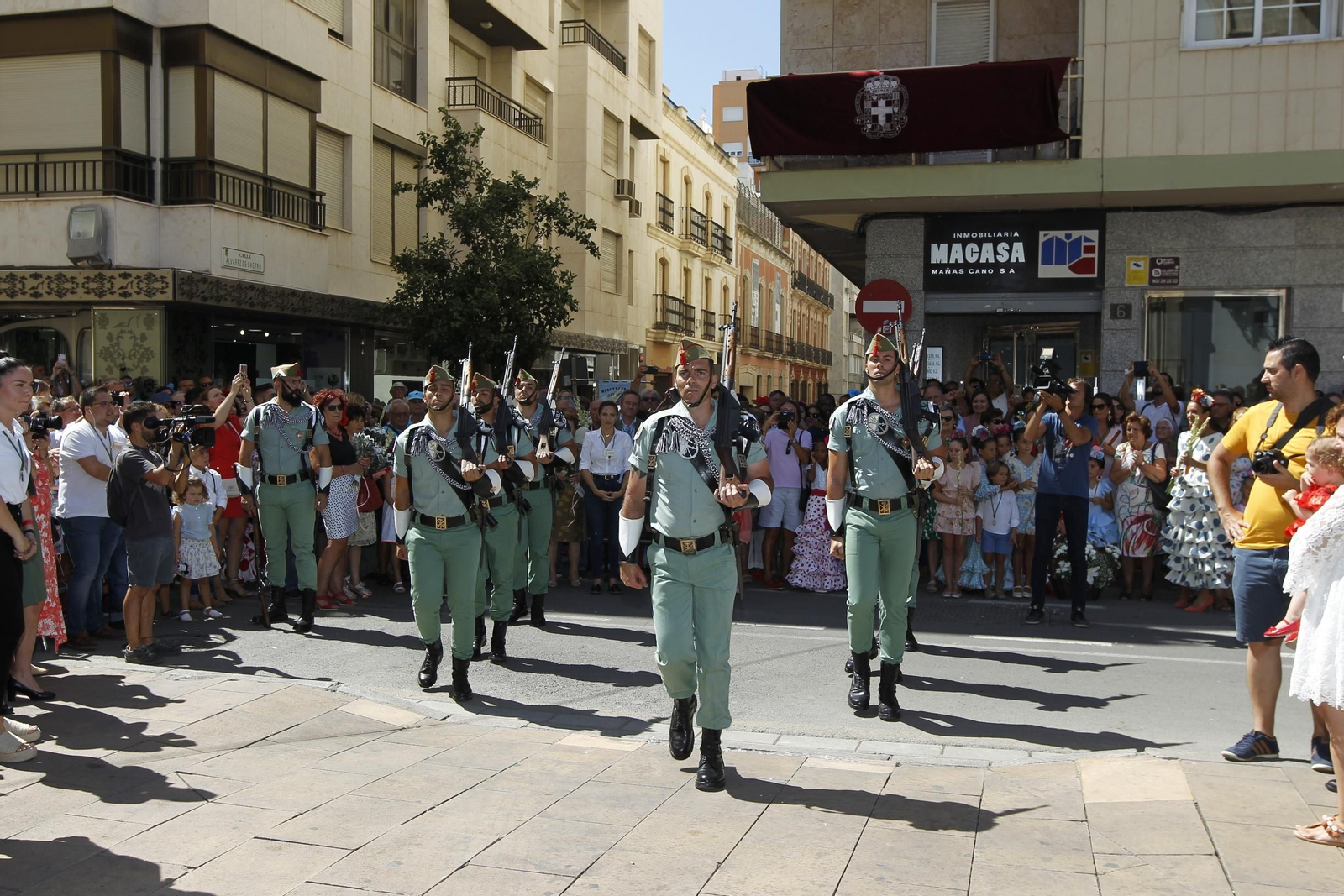 Fotogalería ofrenda floral a la Virgen del Mar. Feria de Almería 2019