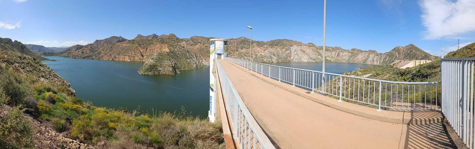 Así se encuentra el embalse de Cuevas del Almanzora tras dos meses intentos de lluvias.