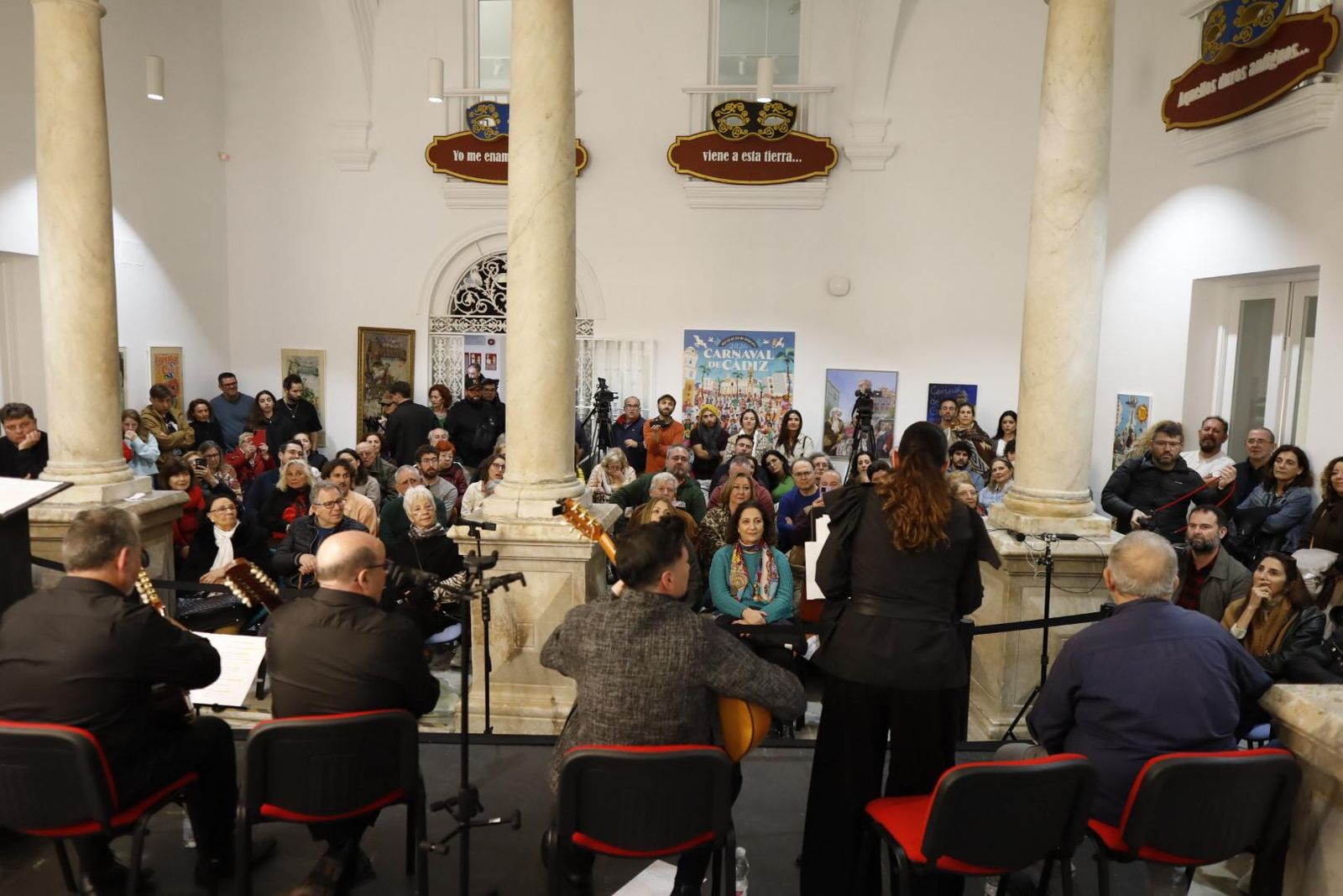 Las mejores imágenes del Martes del Carnaval de Cádiz 2026