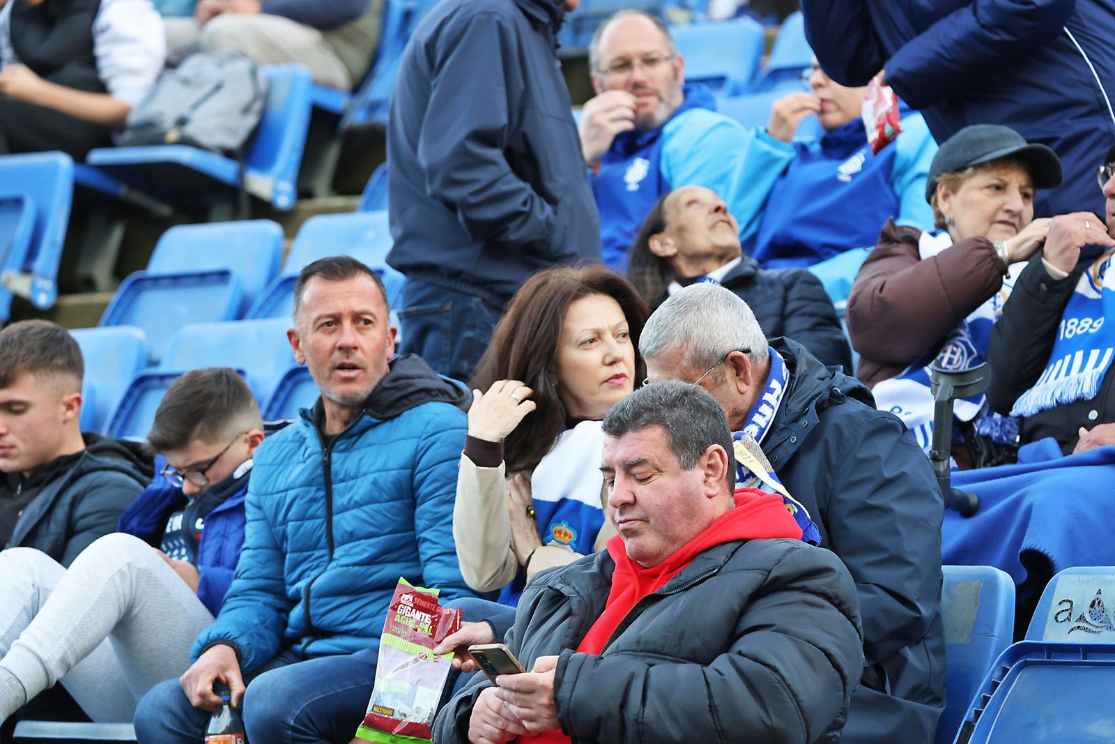 Búscate en las gradas del Nuevo Colombino en el Recreativo de Huelva-Atlético Sanluqueño