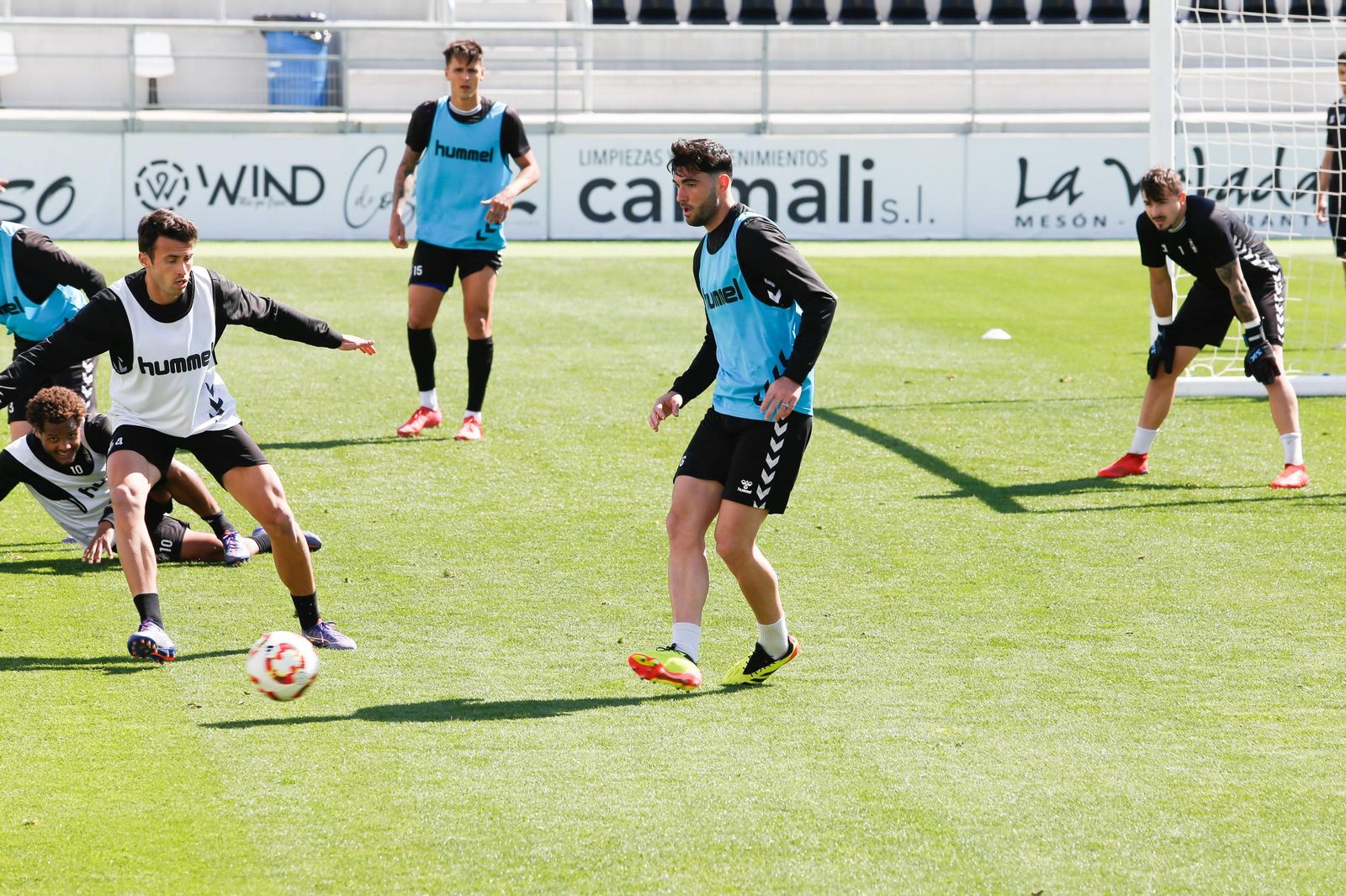 Las fotos del entrenamiento de la Balona previo al partido con el Cádiz Mirandilla, con Andrés Roldán presente