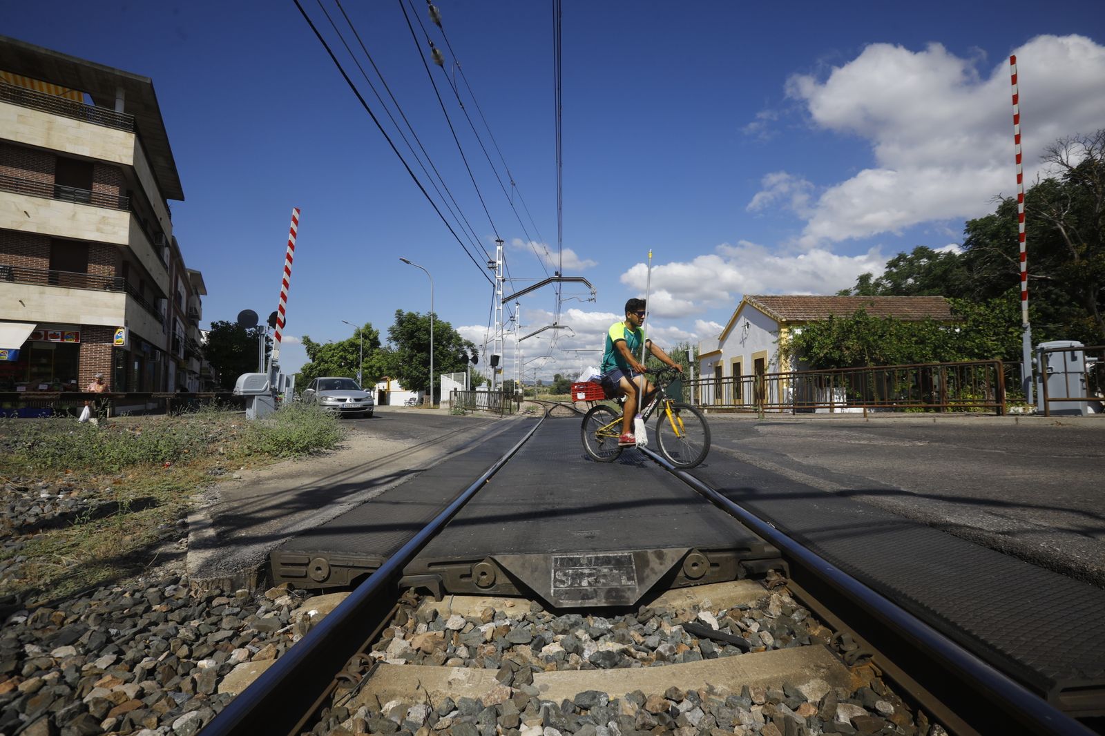 Un paseo fotográfico por la barriada periférica de Alcolea