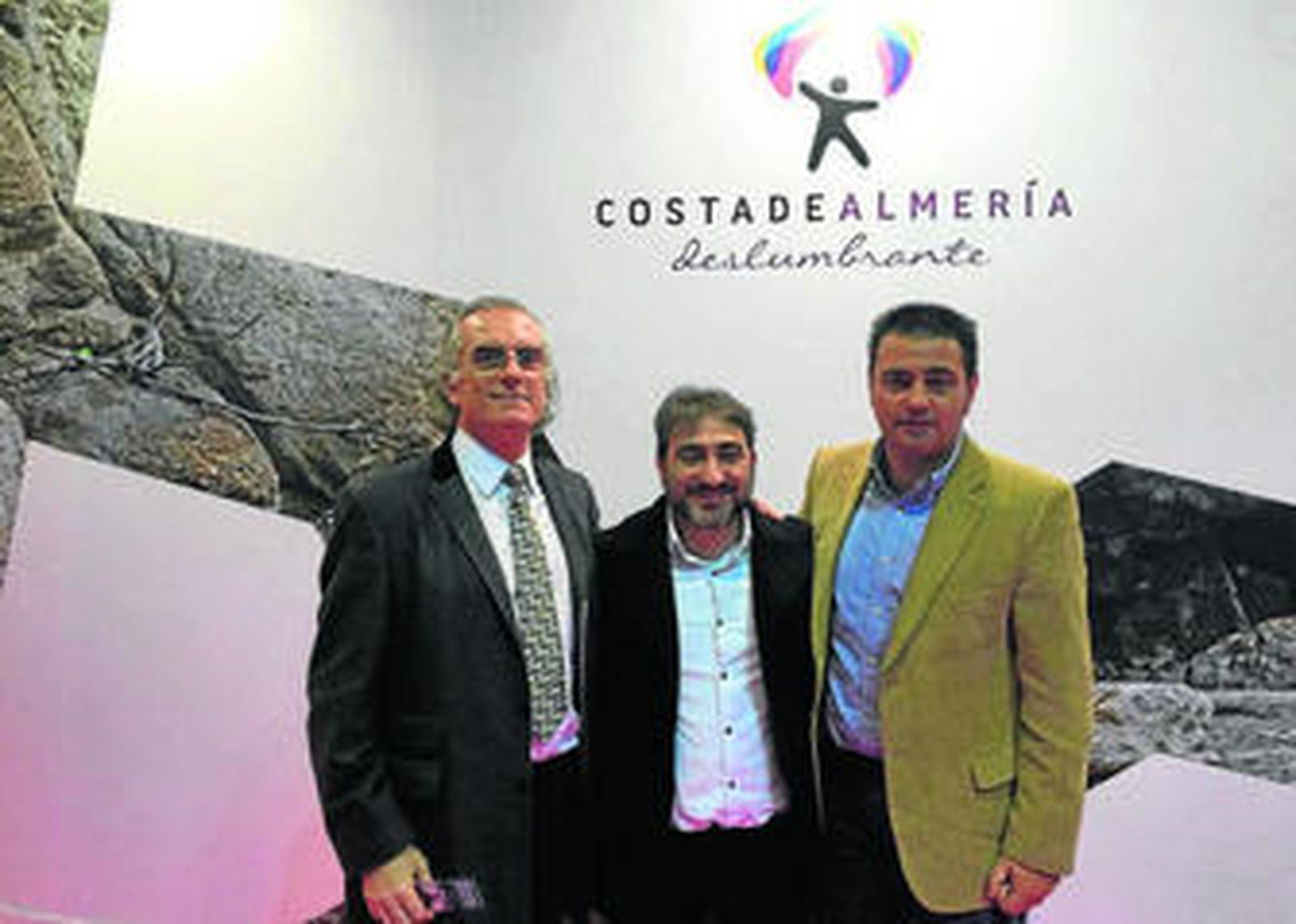 Los promotores del proyecto Avenida Hotel Almería, Tony García (centro), junto a Antonio Aguilar y Manuel Vida