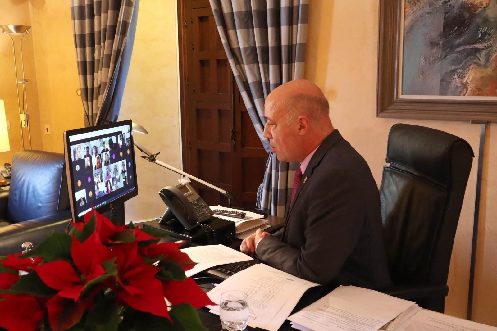 Antonio Ruiz, durante su intervención en el Consejo de Alcaldes telemático.