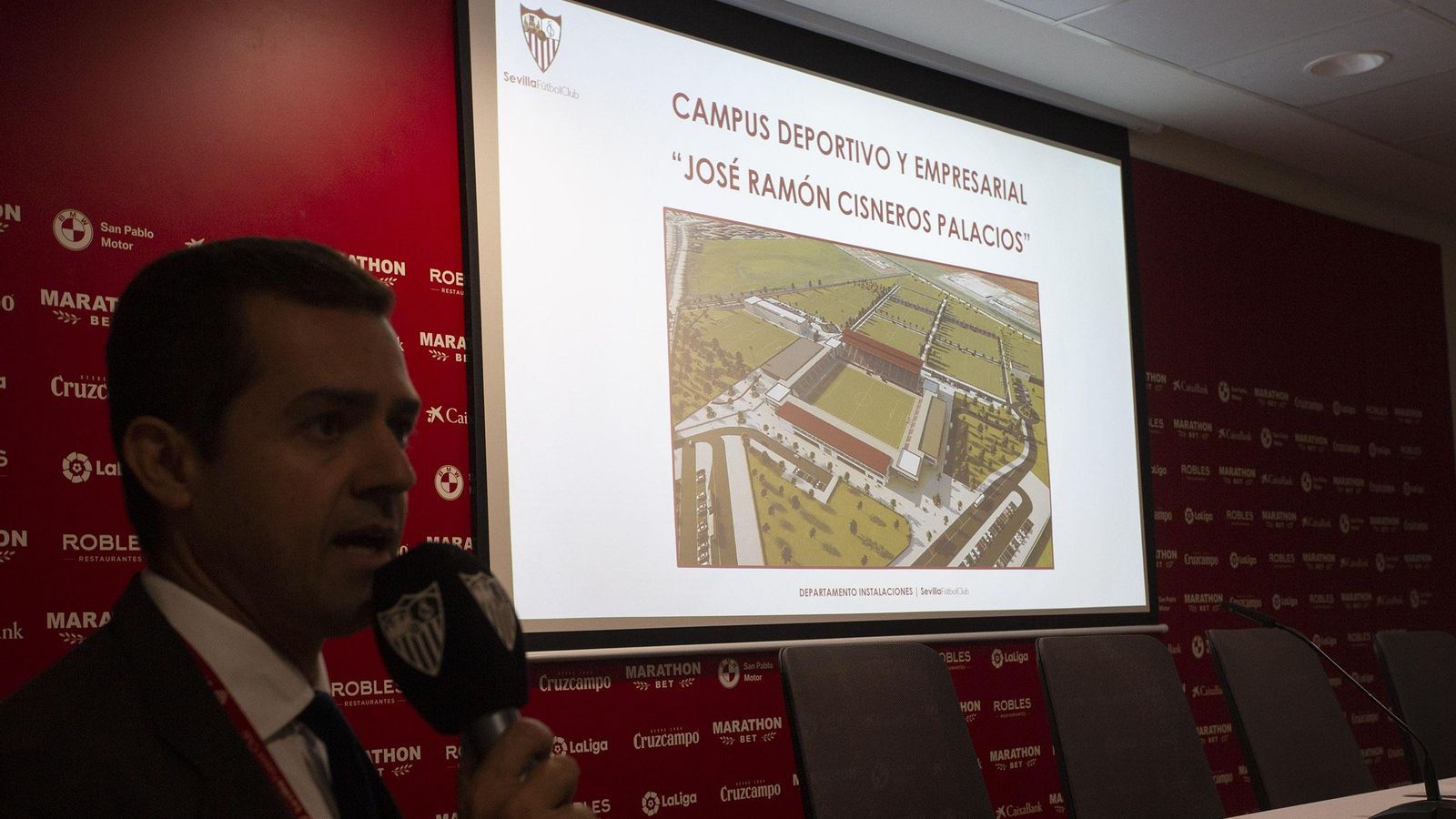 Santiago Balbontín, presentando ante la prensa el proyecto, el 16 de septiembre de 2019.