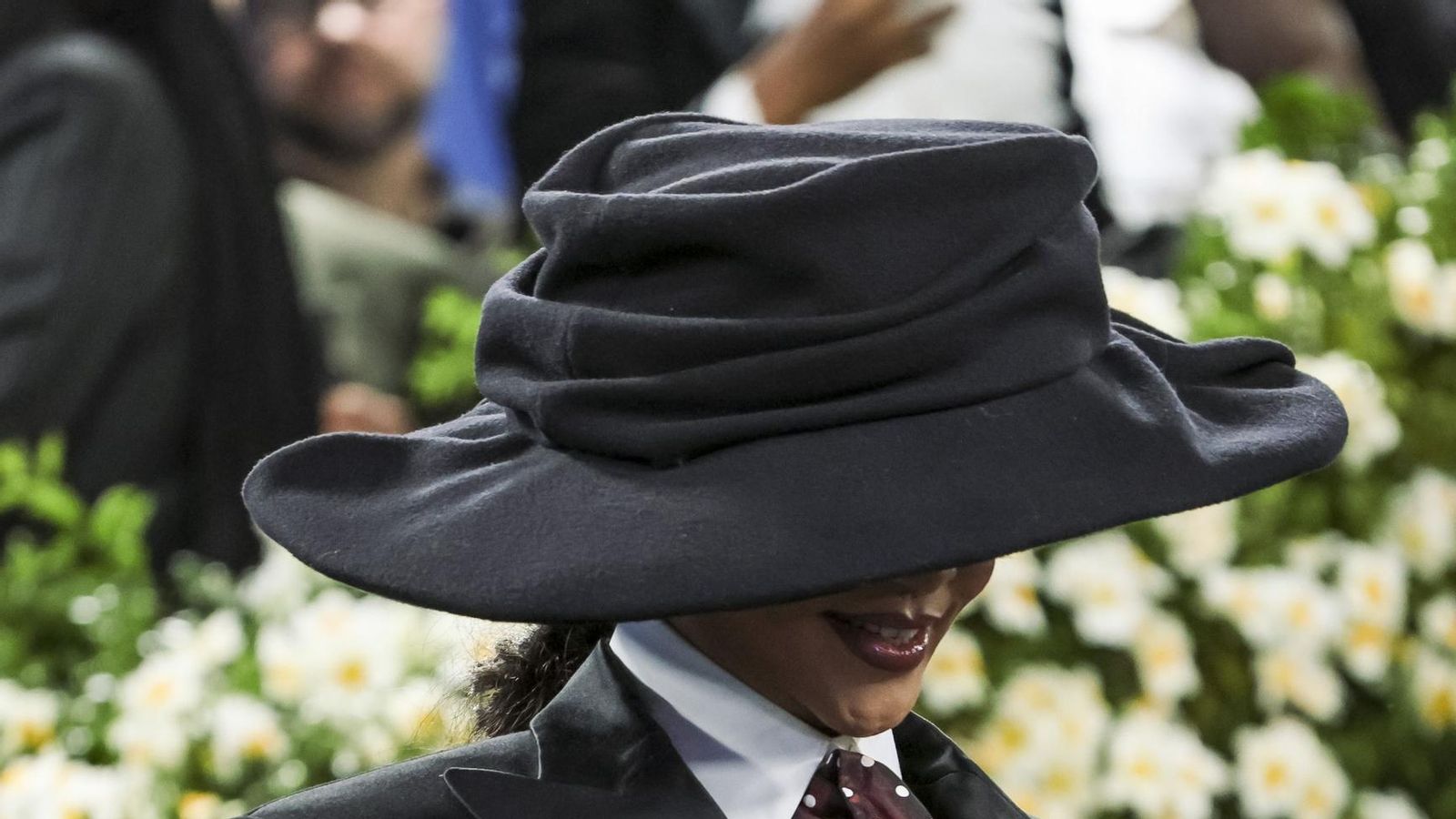 Rihanna y su modelo dedicado al dandismo negro en la Met Gala