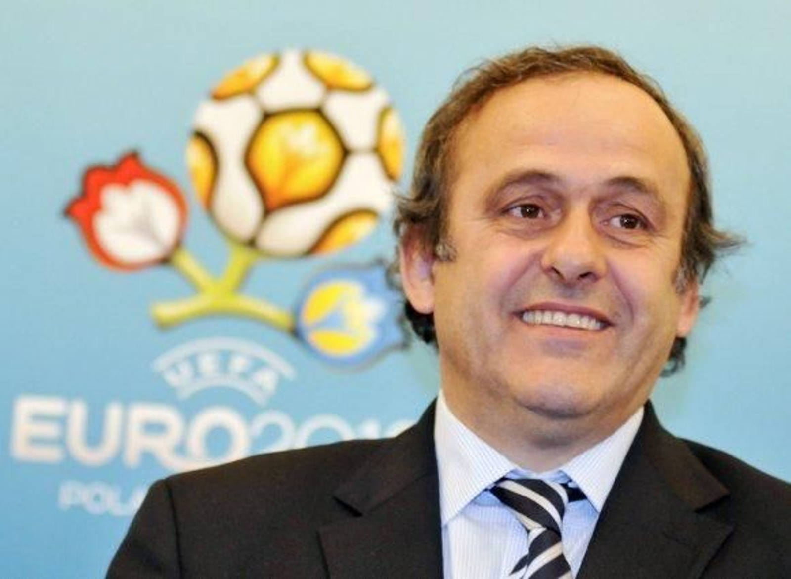 Platini abandona el hospital