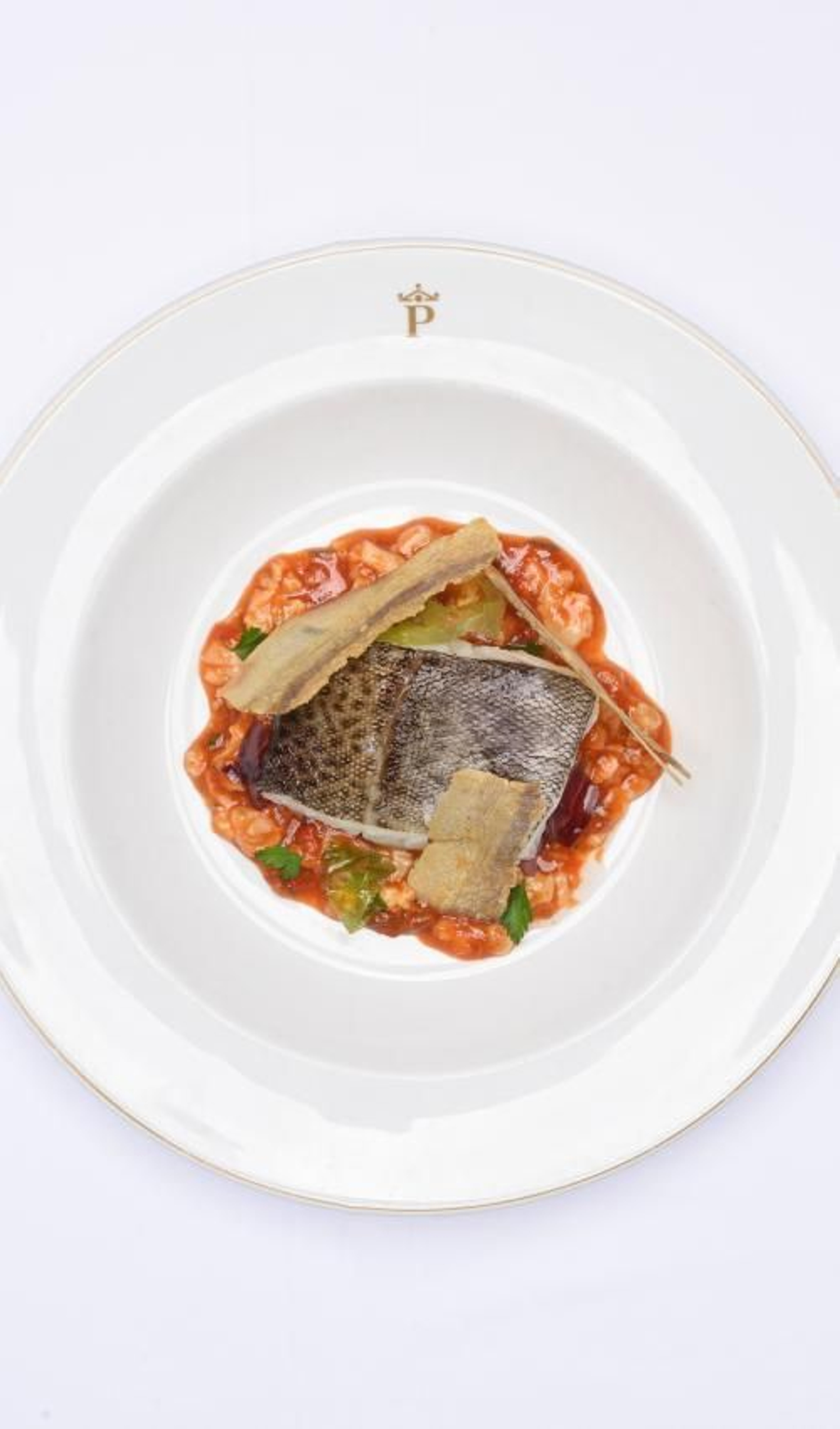 Bacalao confitado, guiso de manitas de cerdo y cruiente de tocino.jpg