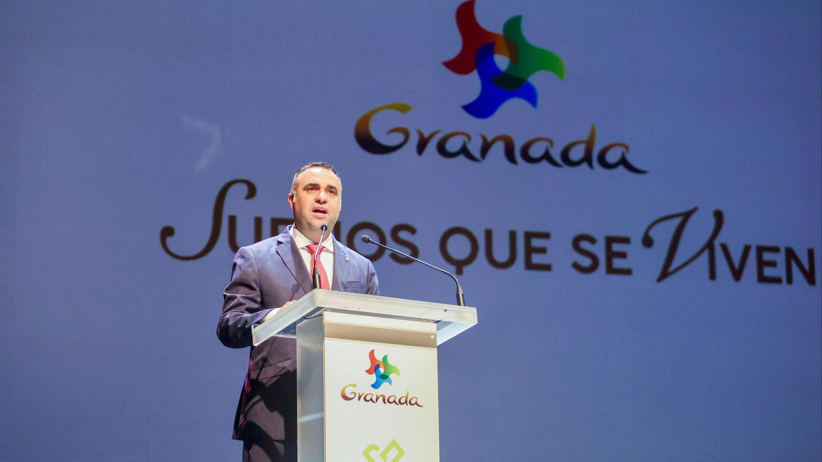 El presidente de la Diputación, Francis Rodríguez presenta la nueva imagen con la que se promocionará Granada en el mundo El presidente de la Diputación, Francis Rodríguez presenta la nueva imagen con la que se promocionará Granada en el mundo