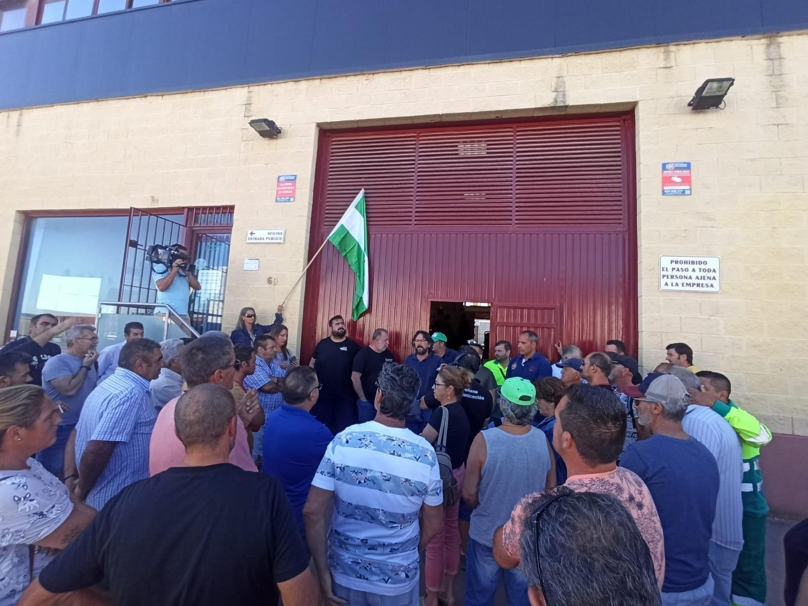 Los trabajadores del servicio de limpieza denunciaban el "incumplimiento" del convenio colectivo.