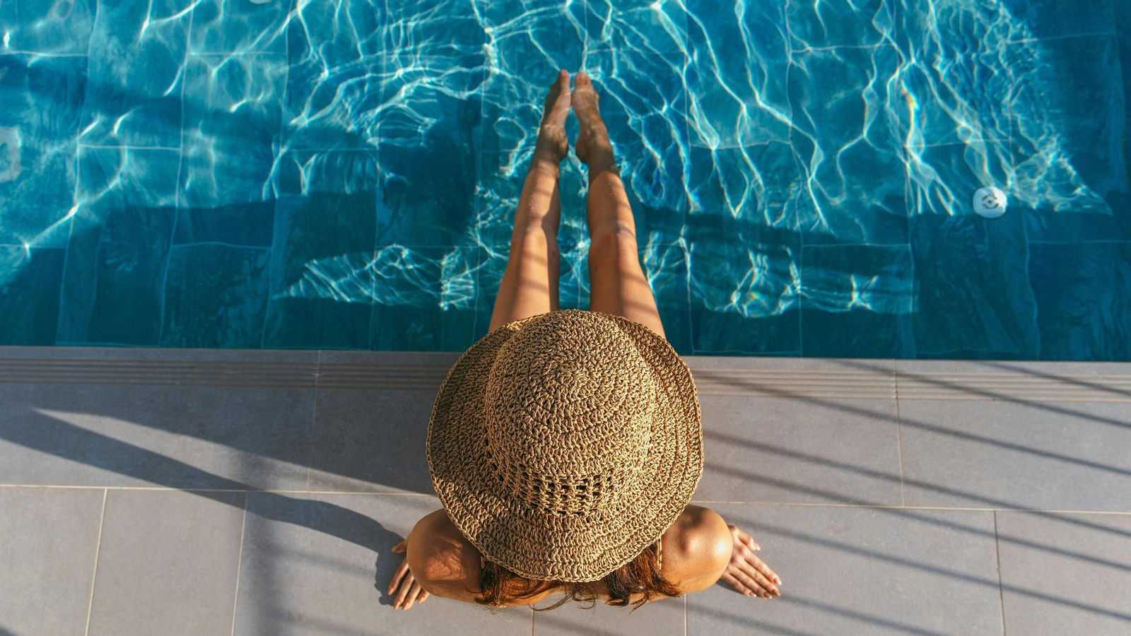 Destaca con un bronceado resplandeciente y sano este verano gracias a la tendencia “Glowy Tan”