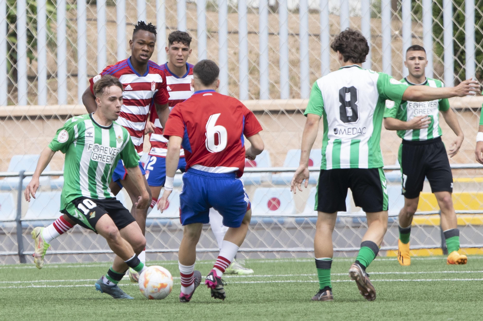 Las mejores imágenes del Granada CF - Real Betis de juveniles