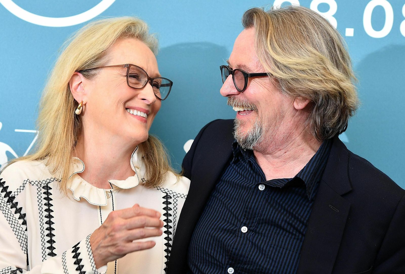 Meryl Streep y Gary Oldman, dos de los protagonistas de la nueva película de Soderbergh, en la Mostra de Venecia.