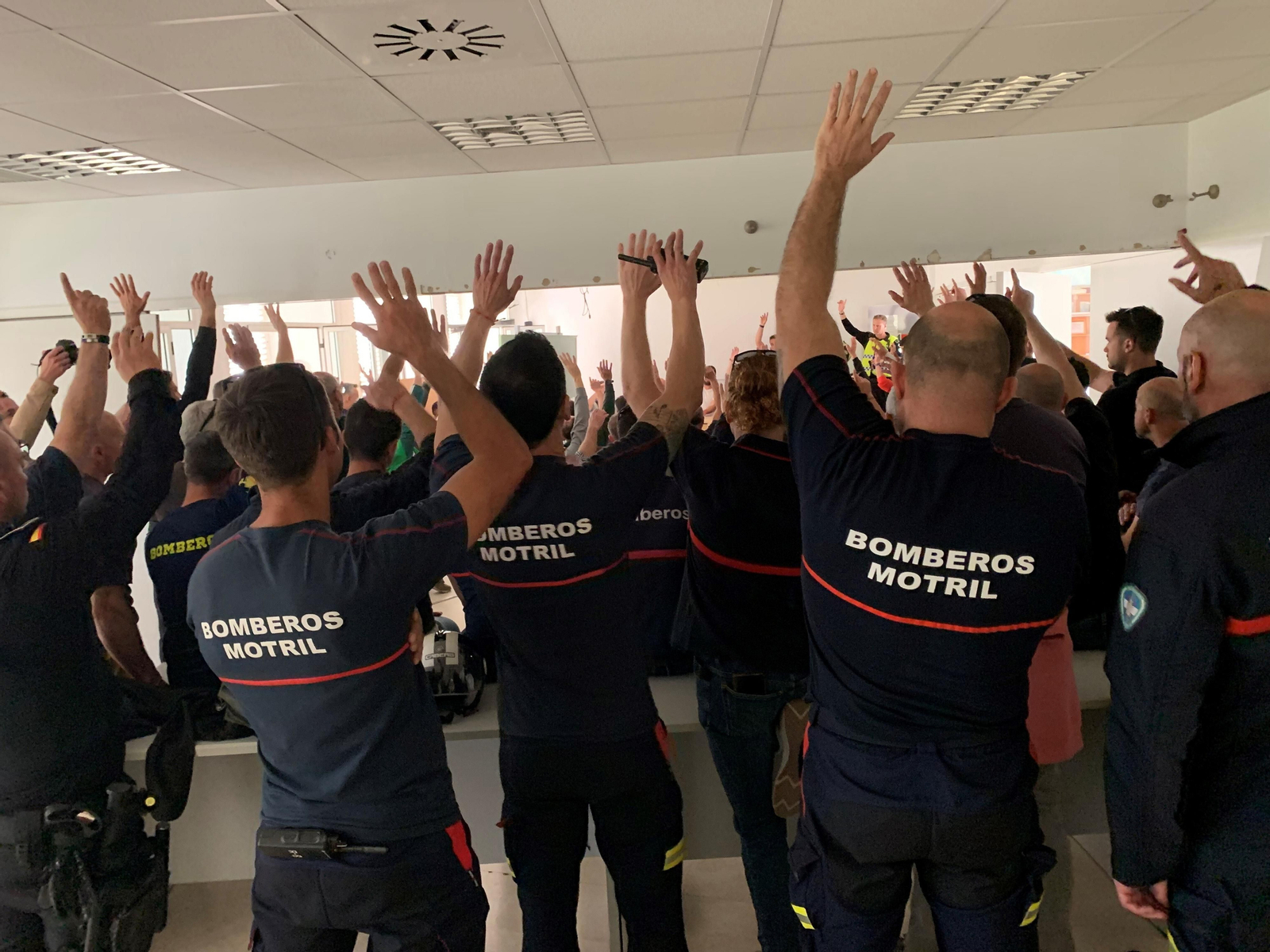 Imagen de archivo de una asamblea realizada por los Bomberos y la Policía Local de Motril