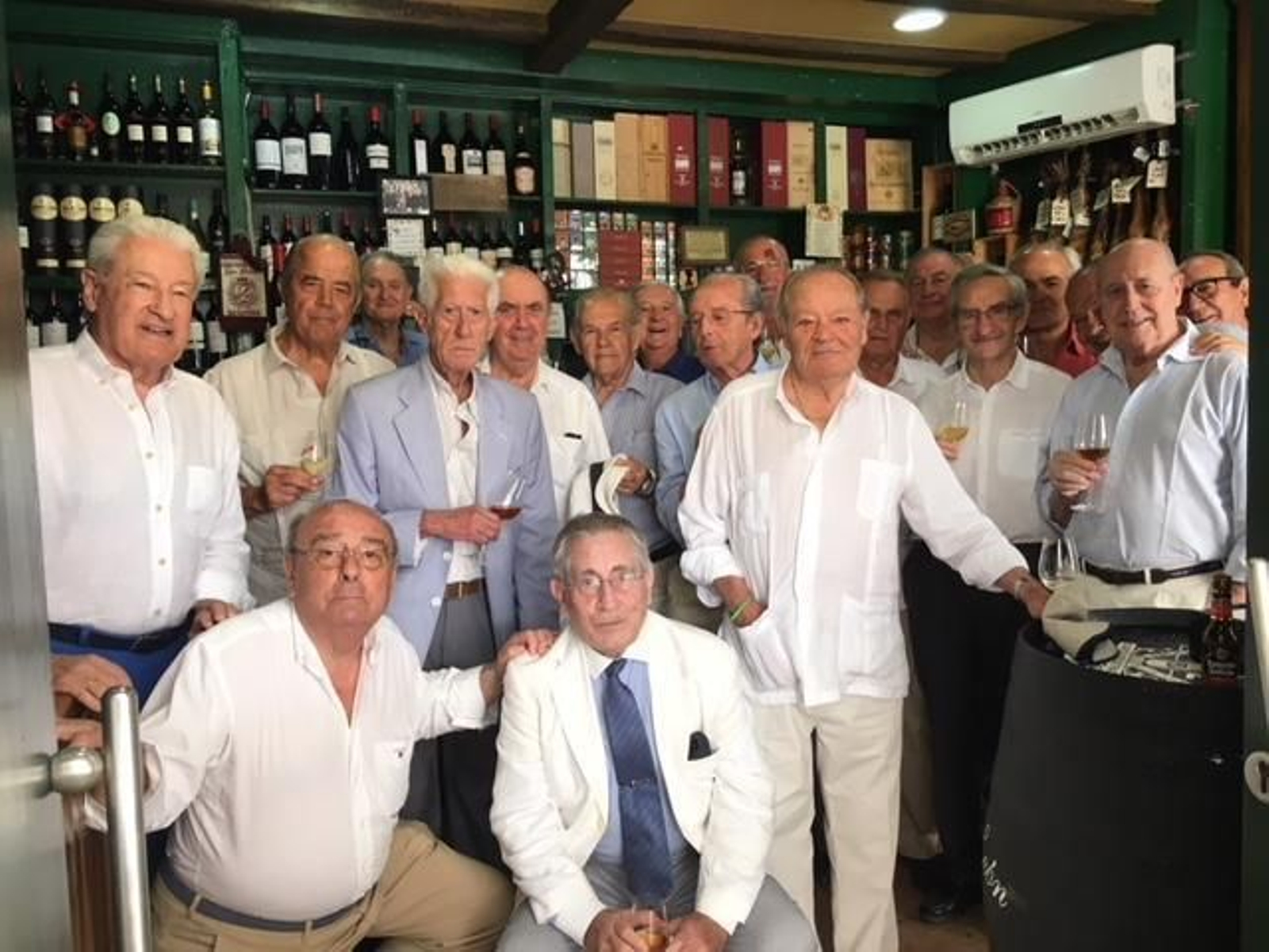 Miguel Nuche, Enrique Ysasi, Manuel Fernández, Juan Luis Bretón, Rafael García-Romero, Alberto García de Luján, José Bohórquez, Francisco Pérez, José María Mateos, Juan Manuel Pardo, Ángel Mateos, Roberto Martínez del Cerro, Nicolás Domecq, Rafael Díez, Francisco Mora-Figueroa, Félix Fernández y Salvador Martel.