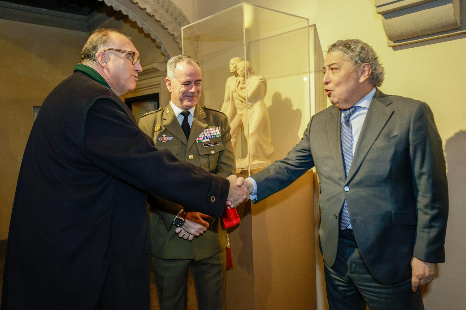 Las imágenes del ingreso en la Academia de Ciencias Sociales y del Medio Ambiente, Antonio Vázquez, apadrinado por José Damián Bogas