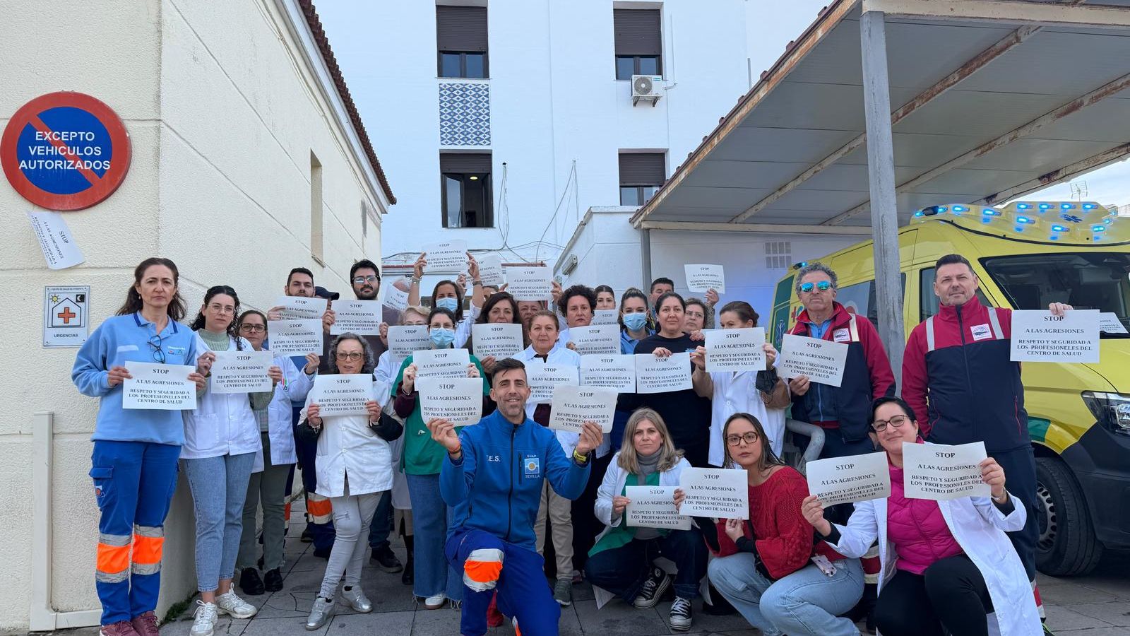 Repulsa este martes de los profesionales del centro de salud de Ayamonte.