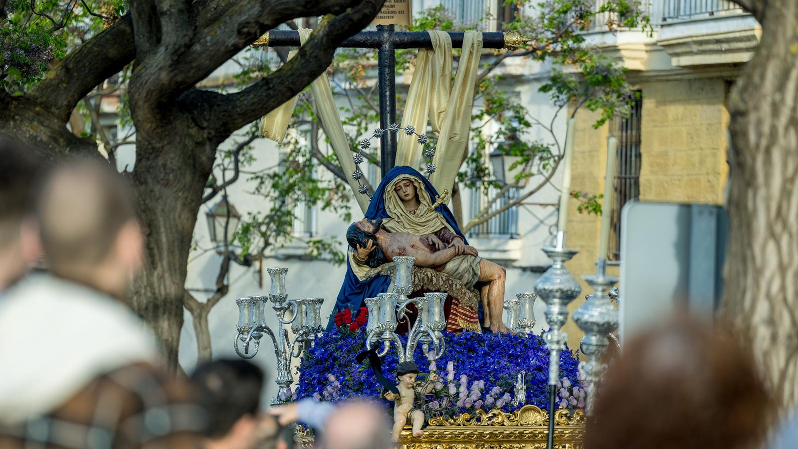 Imágenes de la salida del Caminito en la Semana Santa de Cádiz 2025