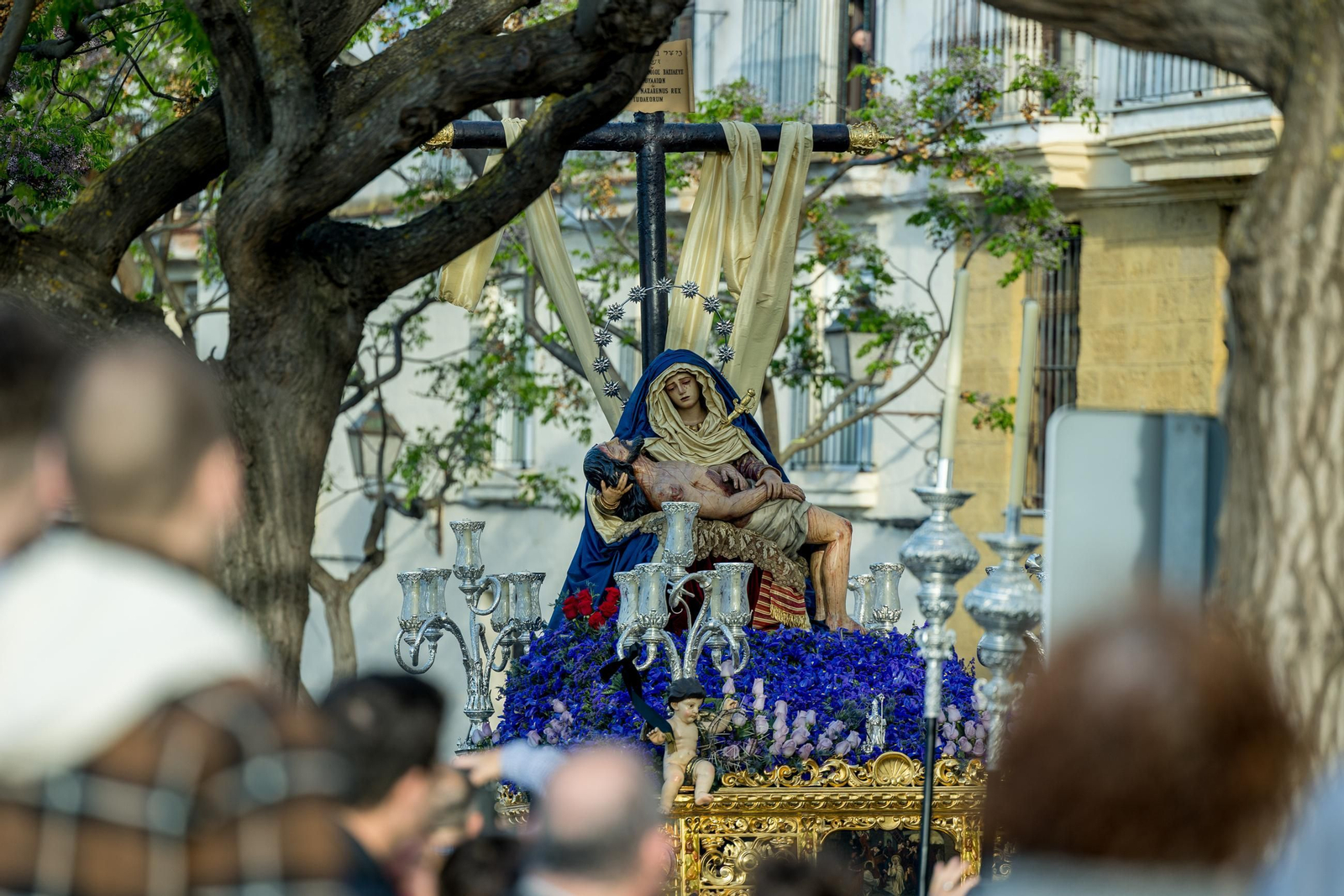 Imágenes de la salida del Caminito en la Semana Santa de Cádiz 2025