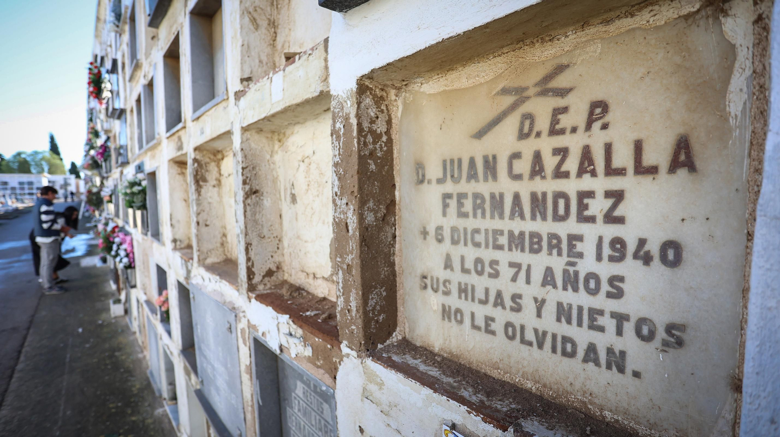 Día de todos los Santos en el cementerio de Jerez