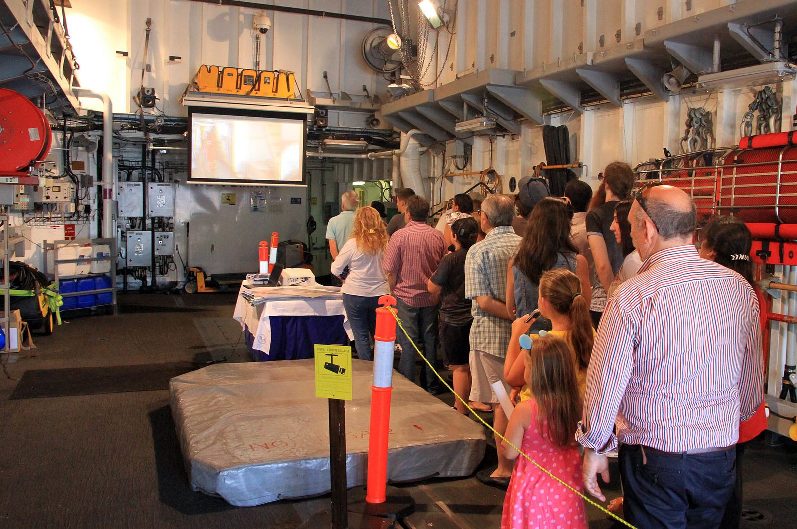 Imágenes de la Fragata Cristóbal Colón F-105