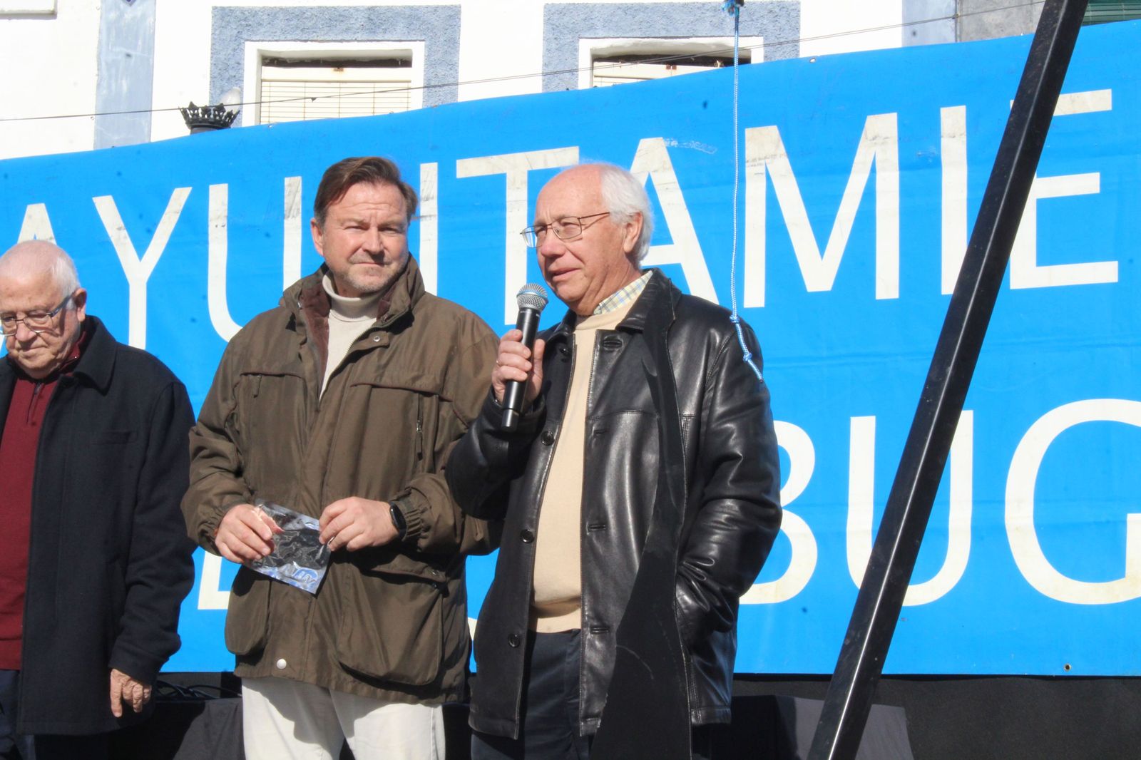 Fotografías de cómo son las Precampanadas de Jabugo con 12 lonchas de jamón