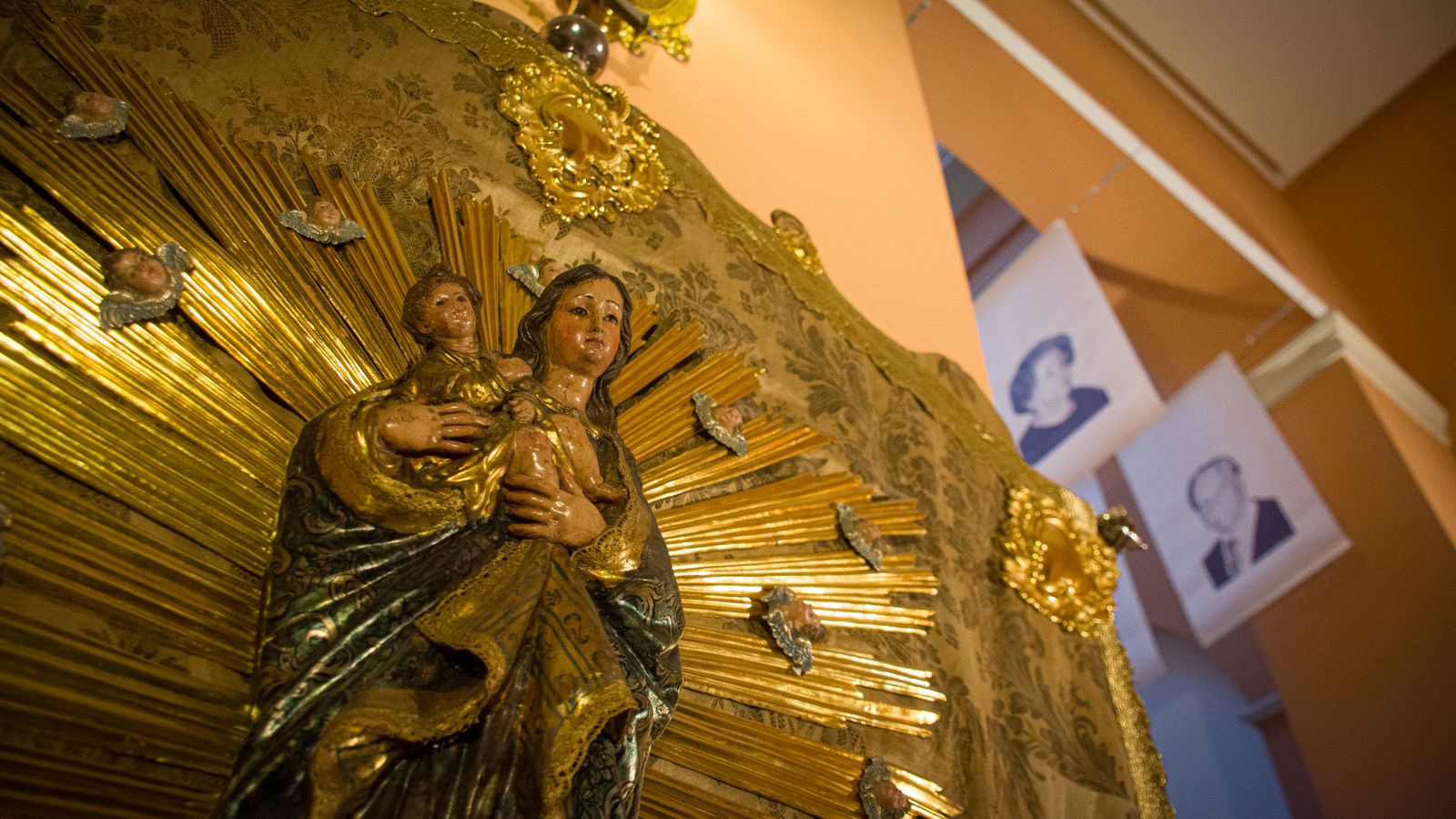 La exposición del centenario de la Candelaria, en imágenes