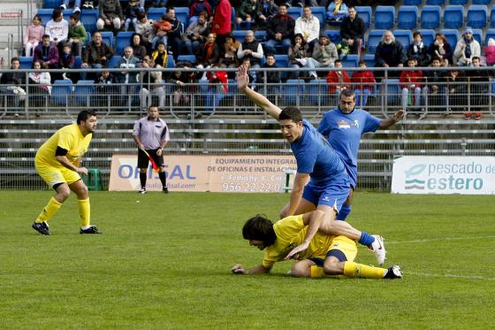 El partido de los Reyes Magos congregó a unas 3.000 personas que disfrutaron del espectáculo futbolístico, al mismo tiempo que colaboraban con la campaña  "Ningún niño sin juguete"

Foto: Lourdes de Vicente