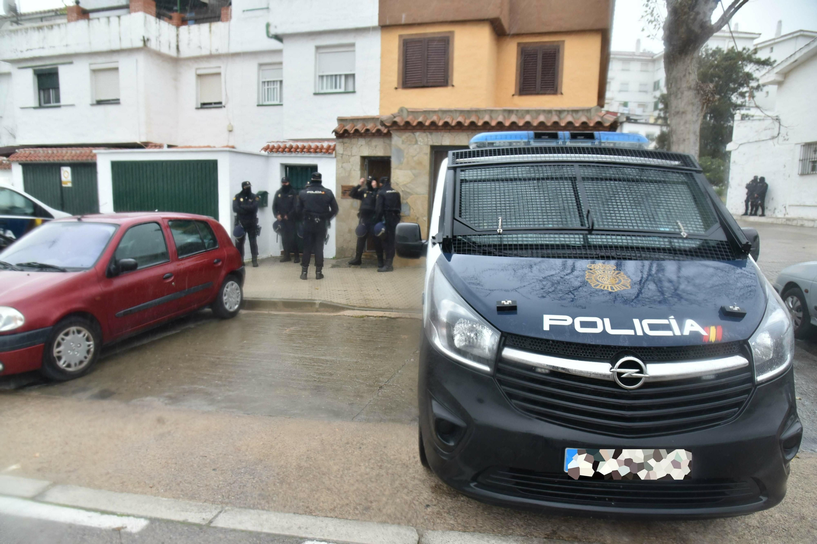 Un furgón de la Policía Nacional en una operación contra el tráfico de drogas.