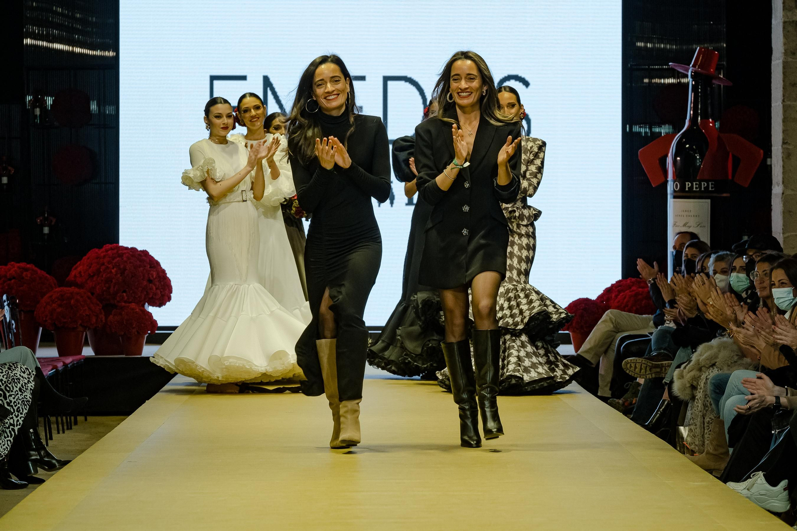 El desfile de Yuyadas, José Raposo y Twins Emelos en Pasarela Flamenca de Jerez, todas las fotos