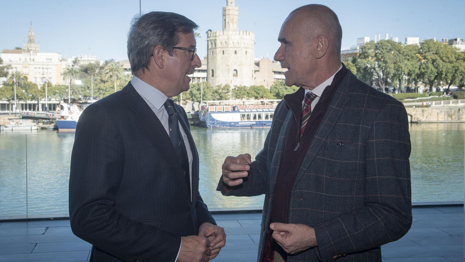 Jorfe Pardela conversa con Antonio Muñoz, el alcalde de Sevilla