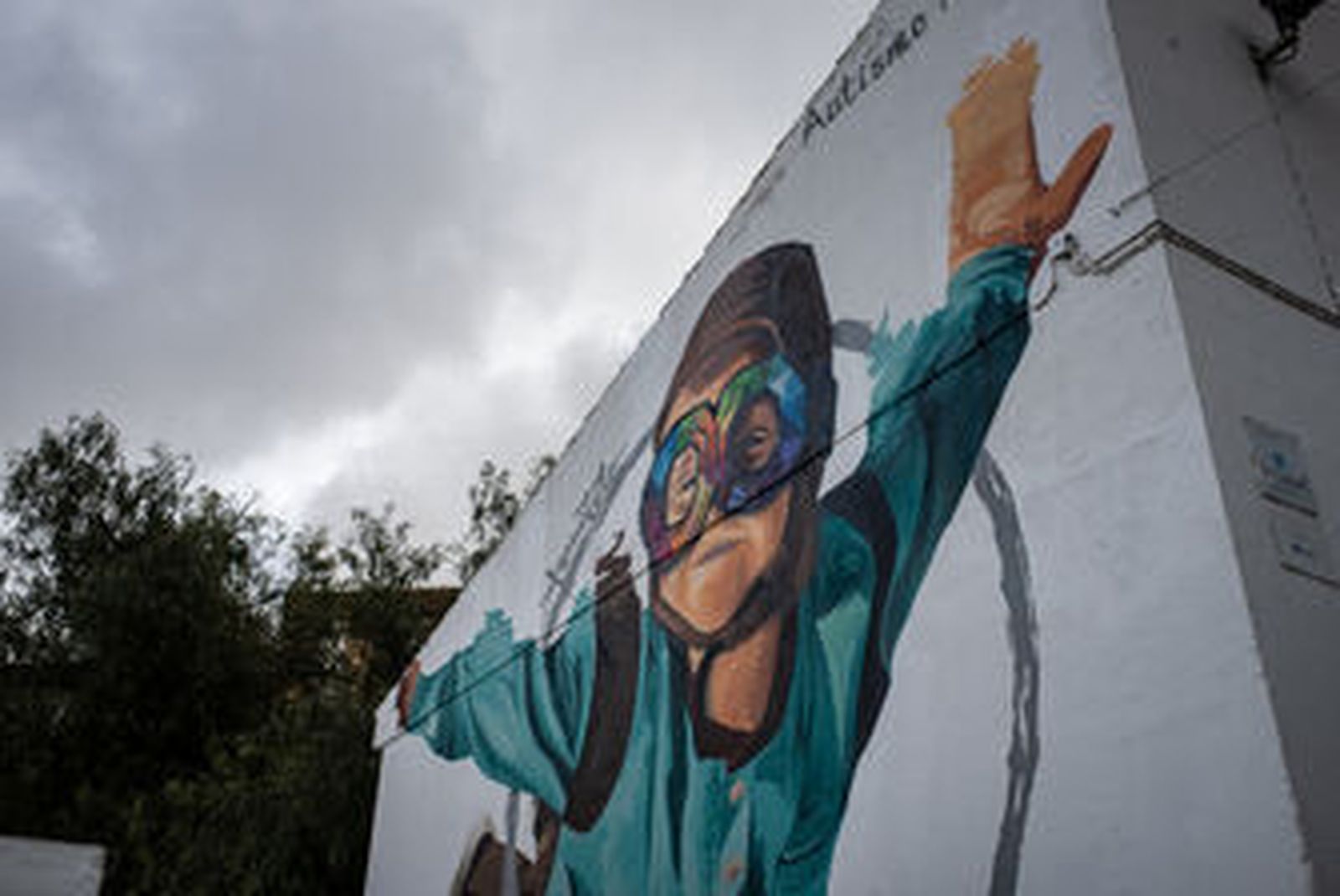Mural realizado por Konestilo en el centro de Ánsares.