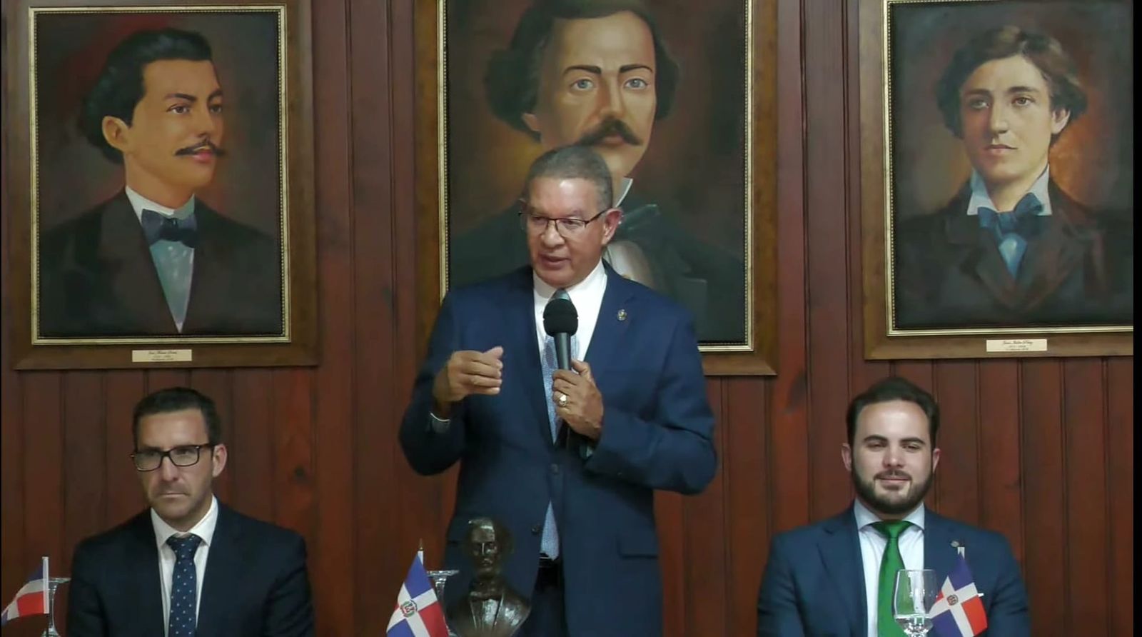 Juan Jesús Cantillo y Carlos Gómez fueron recibidos en el Instituto Duartiano de la República Dominicana.
