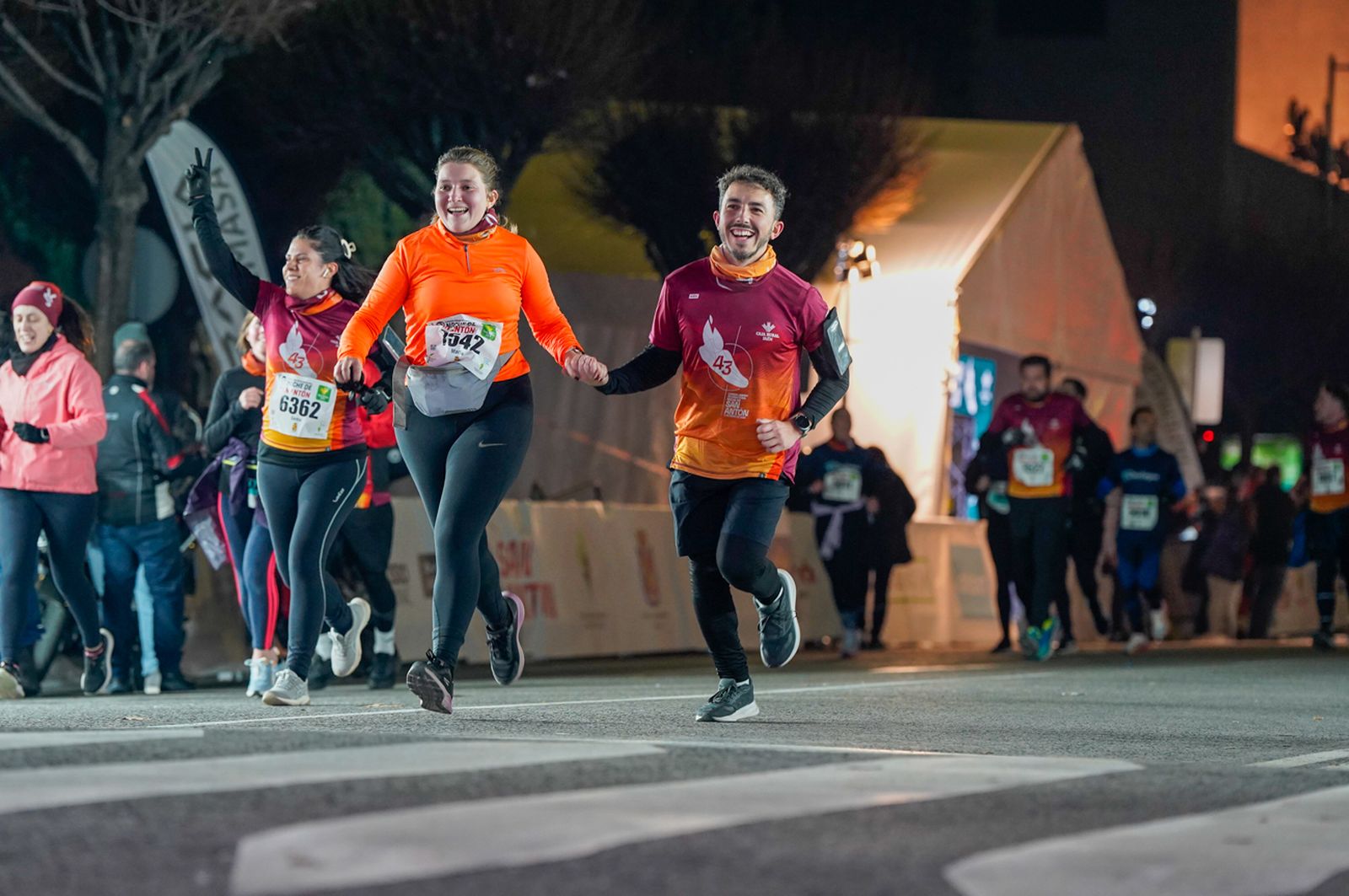 En imágenes: búscate en tu llegada a meta de la Carrera de San Antón 2026 (4)