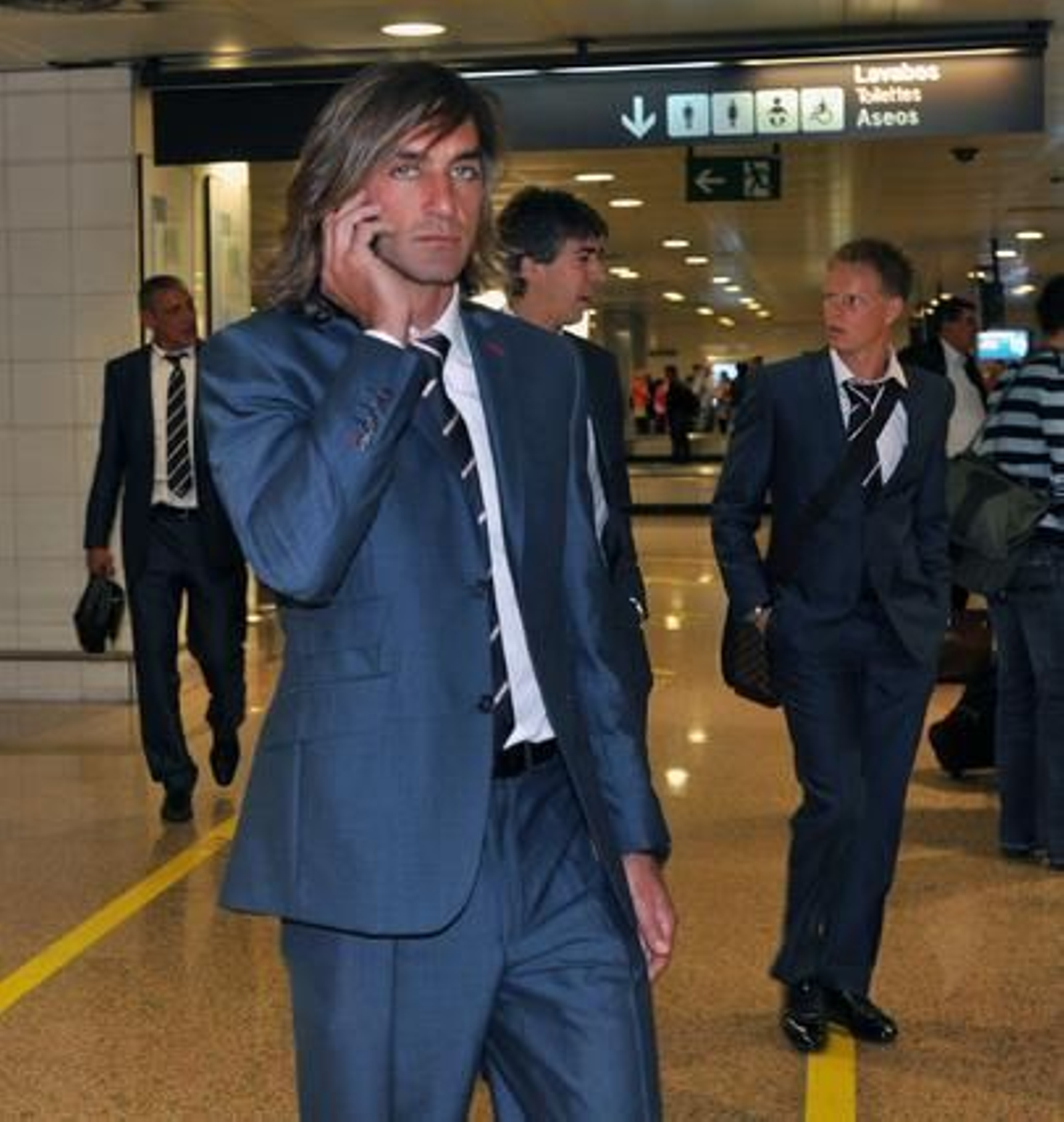 El ex sevillista Javi Navarro ha acompañado al equipo a Barcelona.

Foto: Antonio Pizarro/Manuel Gómez