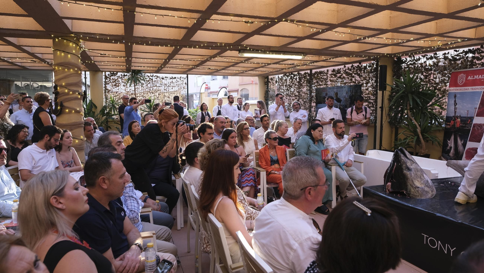 El ronqueo del atún de Almadraba en el Espacio Gastronómico Tony García, en imágenes