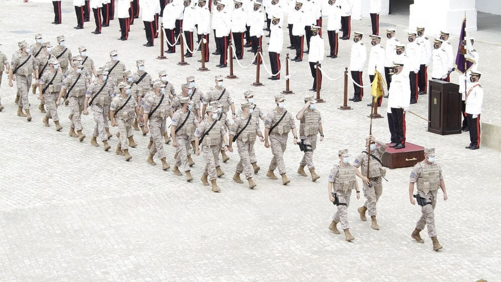 Parada militar celebrada en el TEAR para dar la bienvenida al contingente.