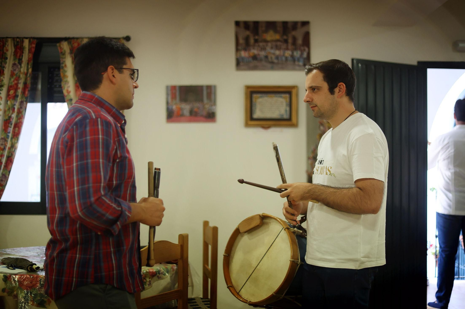 Magna de Huelva 2025: Imágenes del ensayo del grupo de tamborileros de la Hdad del Rocío de Huelva