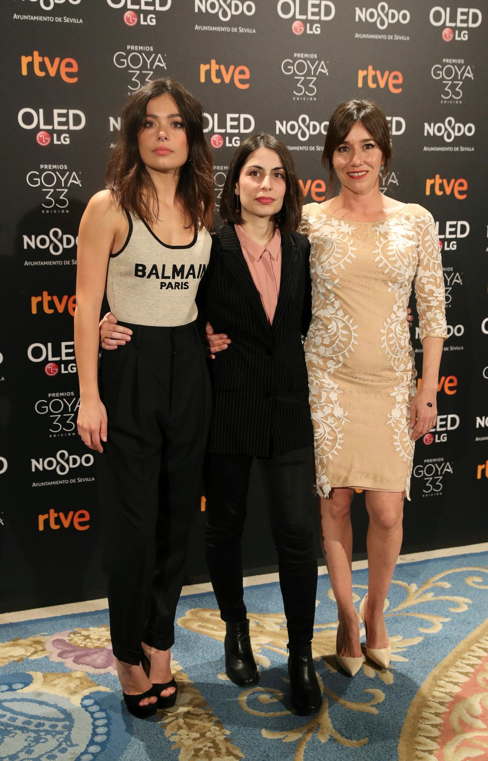 Anna Castillo, Lola Dueñas y Celia Rico posan en la fiesta de nominados de los Goya este año.