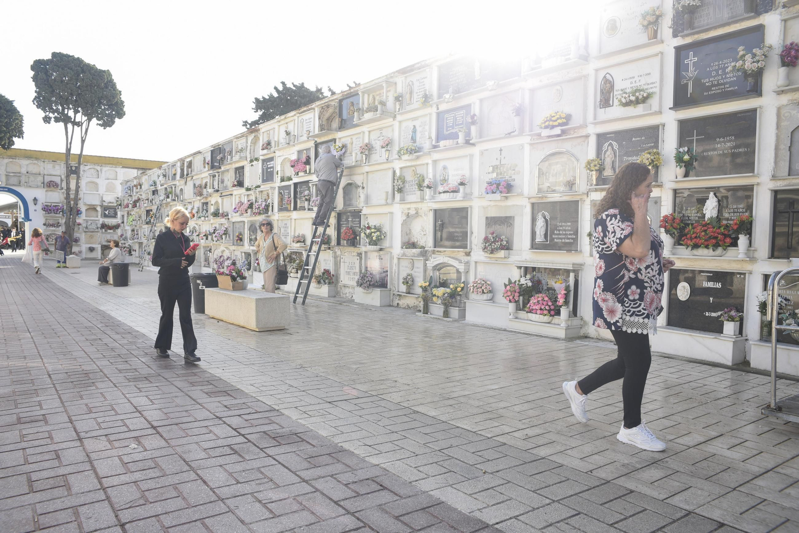 Fotos del Día de Todos los Santos en La Línea