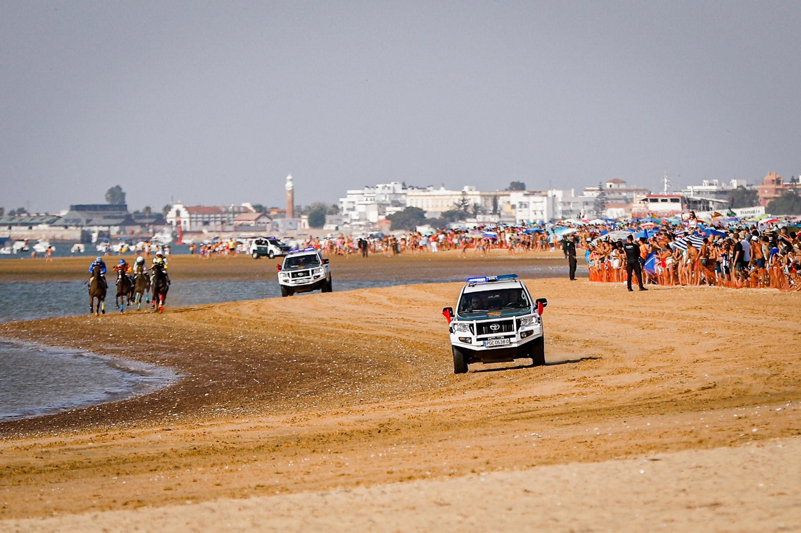 Imágenes de la segunda jornada del ciclo inicial de las Carreras de Caballos de Sanlúcar 2025