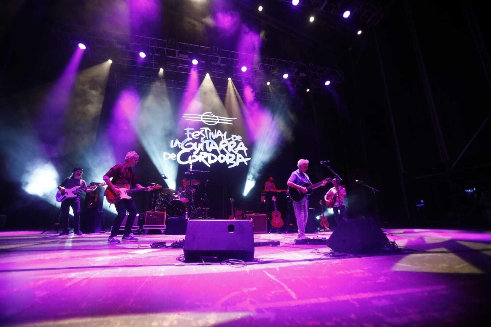 El concierto de Kiko Veneno y Ariel Rot en el Festival de la Guitarra de Córdoba, en imágenes