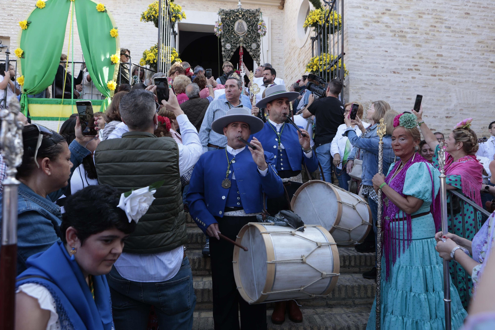 Las imágenes de la salida de la Hermandad de Gines
